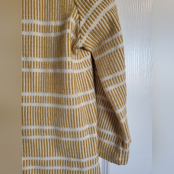 Anthropologie sweater - Picture 3 of 4